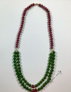 ketting, necklace, 2 rijen smaragd, 1 rij robijn, hand geknoopt, Danarts